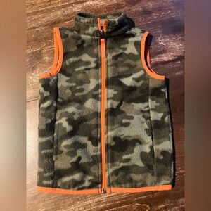 Amazon Essentials Green Fleece Vest with Orange Accents